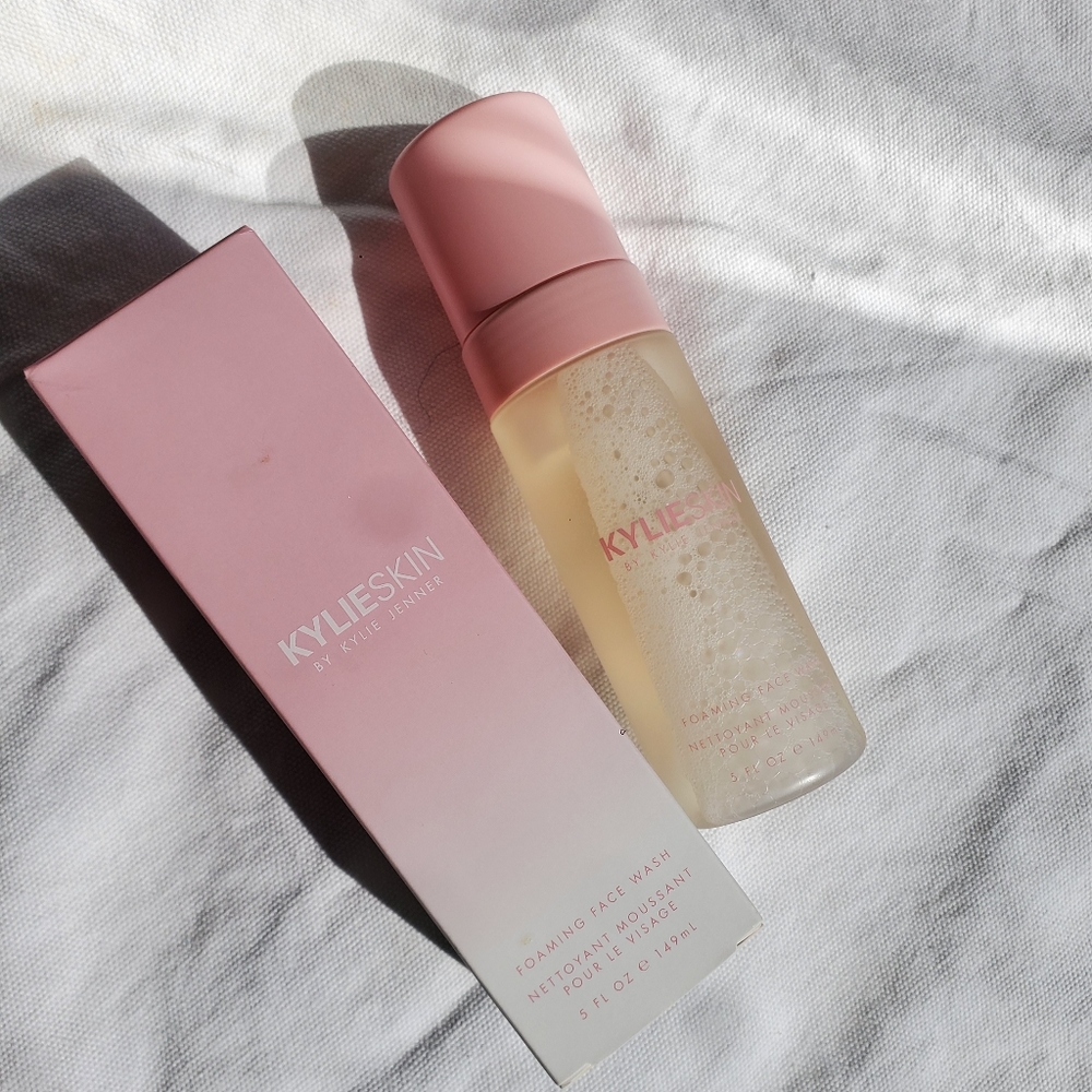 **BRAND NEW!! ** Kylie Skin